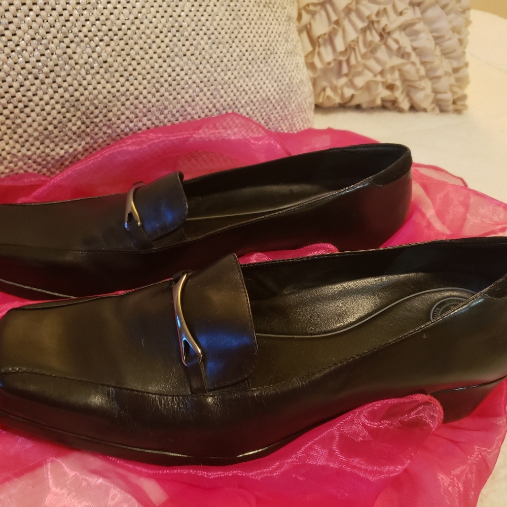 Nurture Black Flats